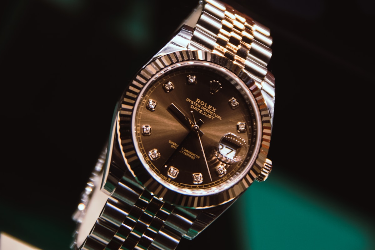 Super Clone vs Replica Watches: What's the Difference? - Grand Watch Club