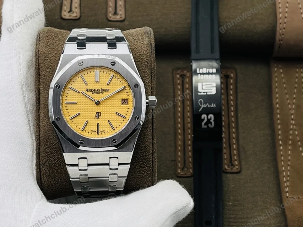Super Clone Audemars Piguet Royal Oak Jumbo Extra-Thin 15202BC.OO.1240BC.01 39mm Yellow Dial – Swiss SuperClone