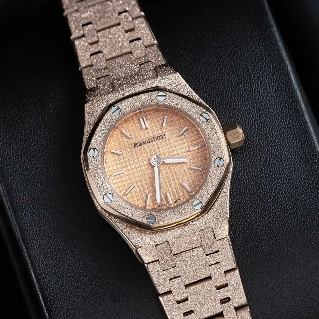 Super Clone Audemars Piguet Royal Oak Mini Frosted Gold 67630OR.GG.1312OR.01 –