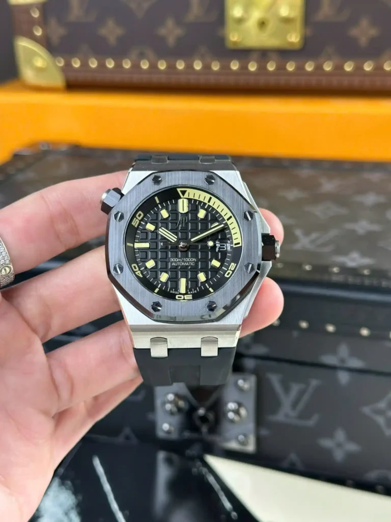 Super Clone Audemars Piguet Royal Oak Offshore Diver 15720ST 42mm Black Dial