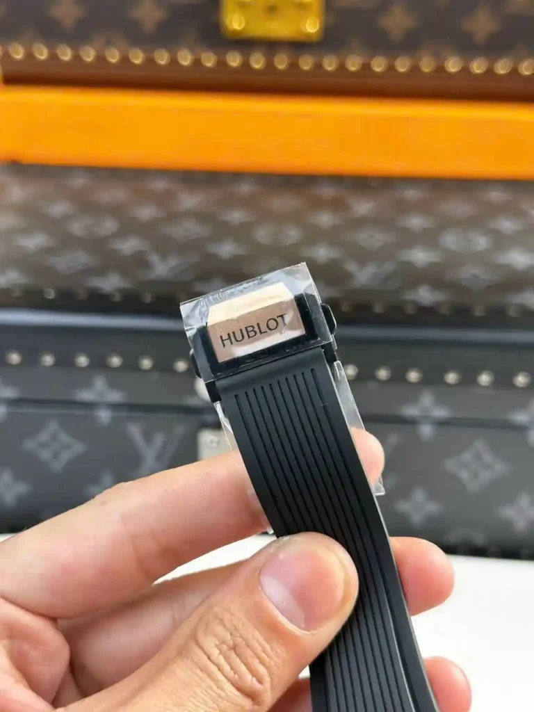 Super Clone Hublot Big Bang 42mm Rubber Strap Gold