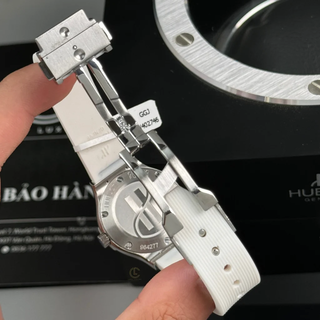 Super Clone Hublot Classic Fusion Diamonds Moissanite Pave 33mm White Dial – Handcrafted Diamod – Swiss SuperClone