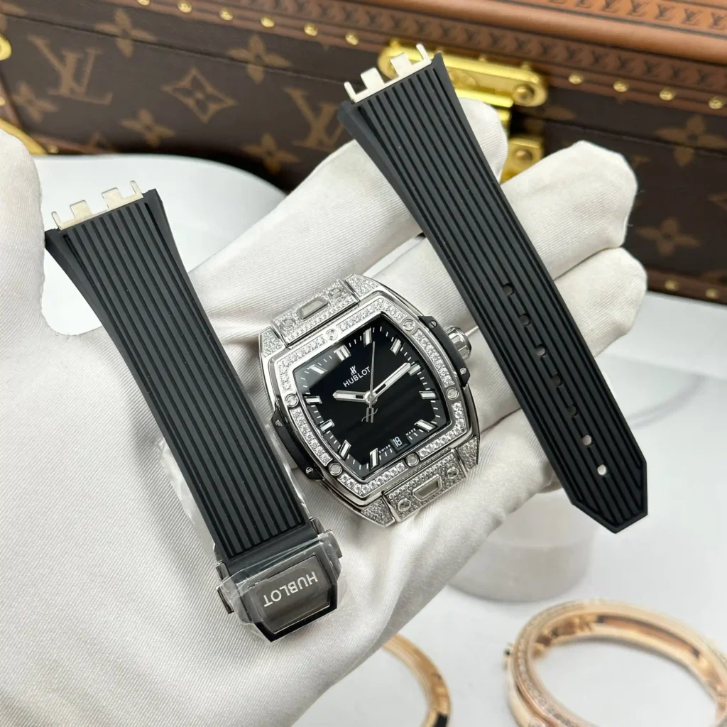 Super Clone Hublot Spirit Of Big Bang Black Titanium Pavé 665.NX.1170.LR.1604 –