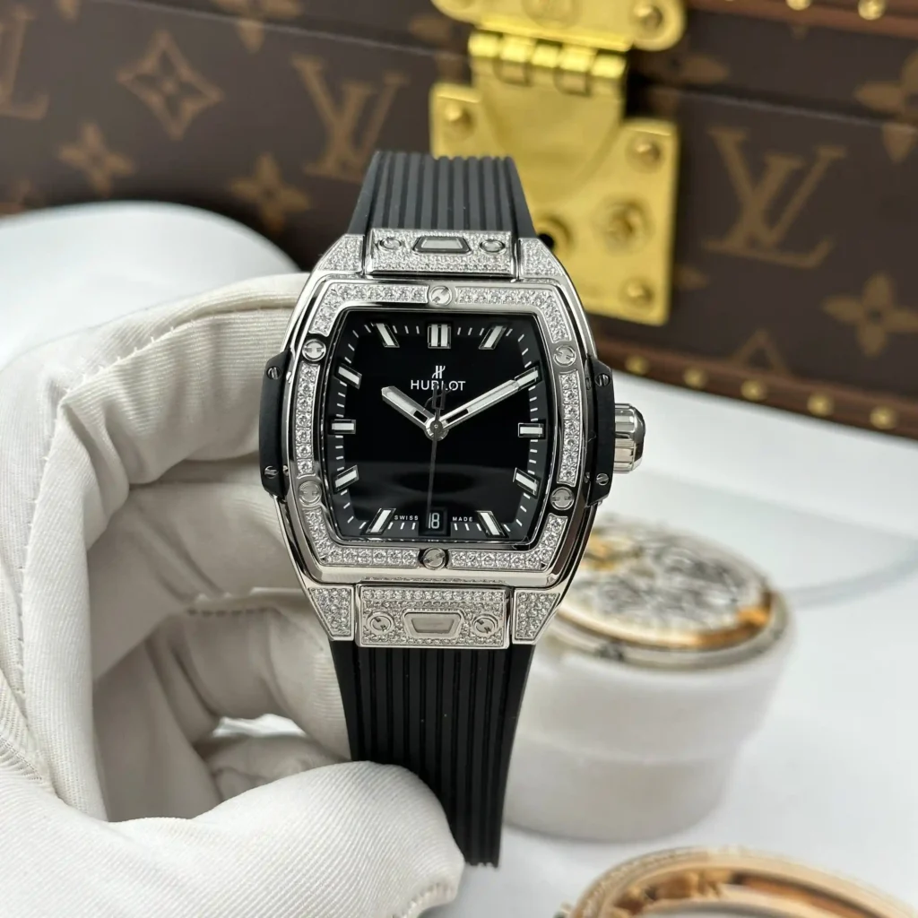 Super Clone Hublot Spirit Of Big Bang Black Titanium Pavé 665.NX.1170.LR.1604 –