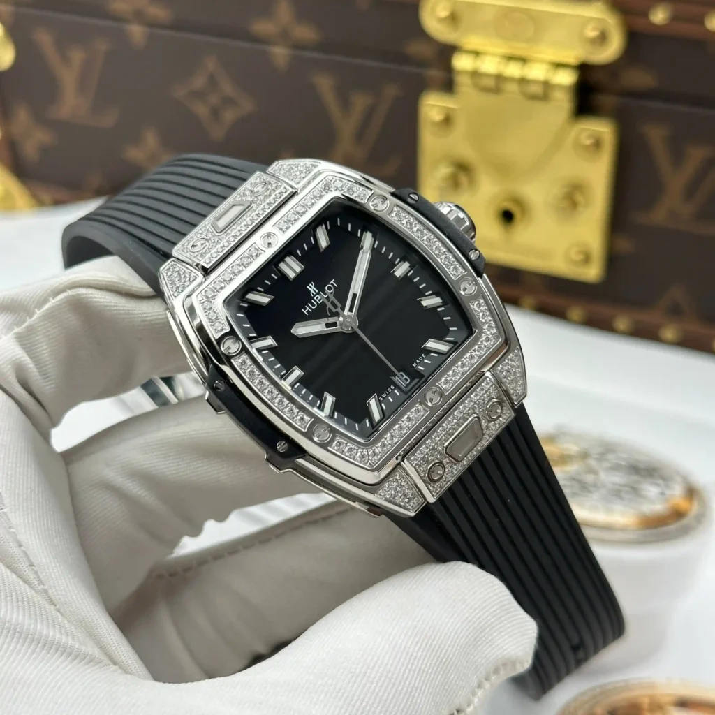 Super Clone Hublot Spirit Of Big Bang Black Titanium Pavé 665.NX.1170.LR.1604 –