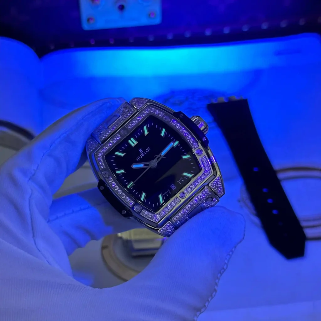 Super Clone Hublot Spirit Of Big Bang Black Titanium Pavé 665.NX.1170.LR.1604 –