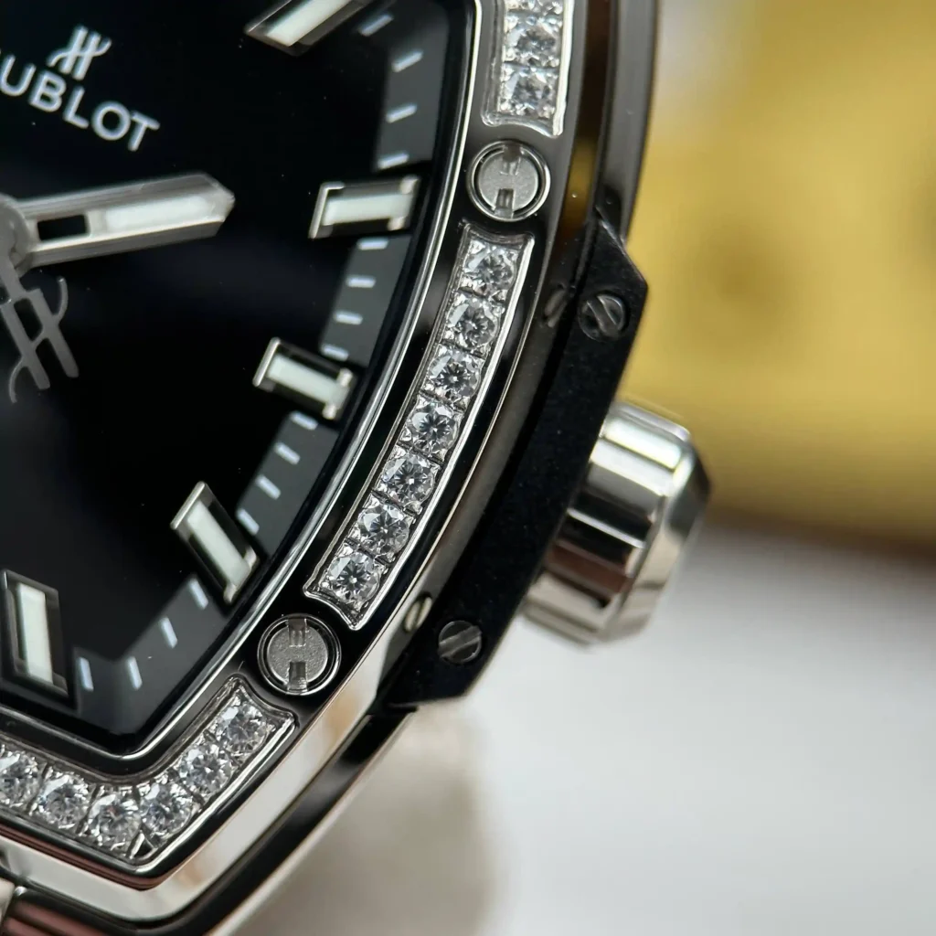 Super Clone Hublot Spirit Of Big Bang Black Titanium Pavé 665.NX.1170.LR.1604 –