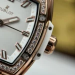 Super Clone Hublot Spirit of Big Bang King Gold White Pavé 662.OE.2080.RW.1604 – Swiss SuperClone