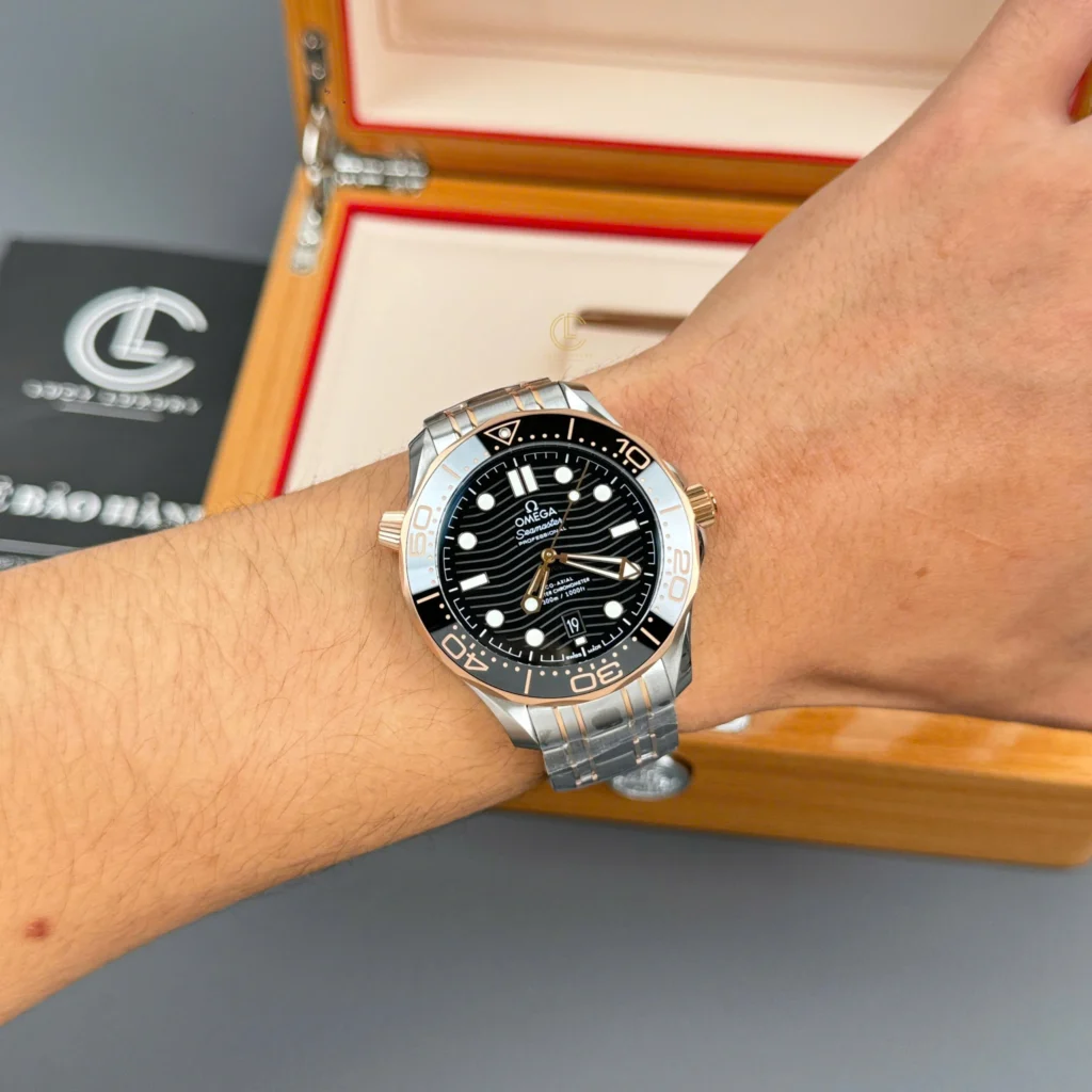 Super Clone Omega Seamaster Diver 300M 210.20.42.20.01.001 42mm Black Dial