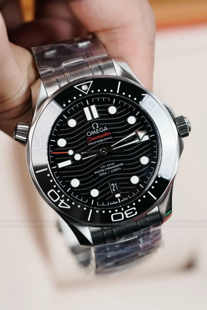 Super Clone Omega Seamaster Diver 300M Co‑Axial Master Chronometer 210.30.42.20.01.001 42mm Black Dial — side profile