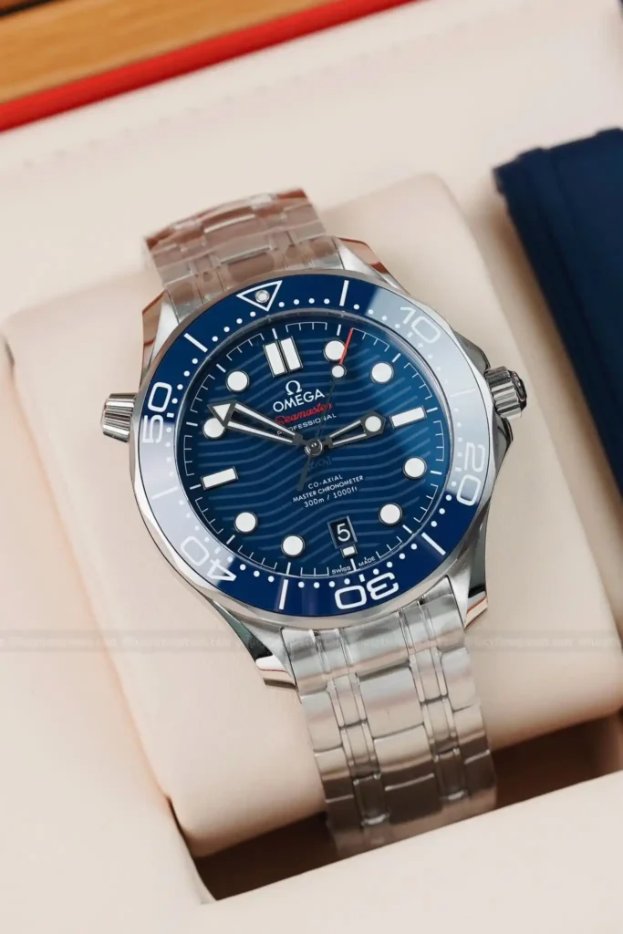 Super Clone Omega Seamaster Diver 300M Co‑Axial Master Chronometer 210.32.42.20.03.001 42mm Blue Dial — case and bezel