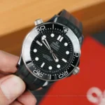 Super Clone Omega Seamaster Diver 300M Co‑Axial Master Chronometer 210.92.44.20.01.001 Black Dial Ceramic 42mm — bracelet detail