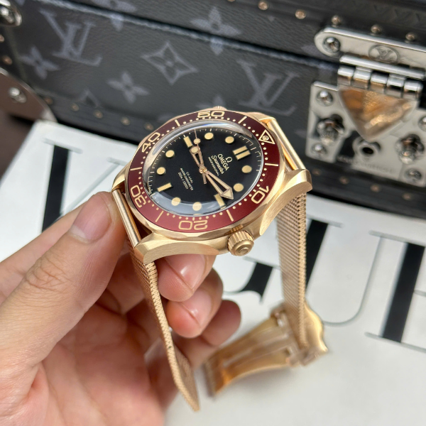 Super Clone Omega 42mm Gold – Swiss SuperClone