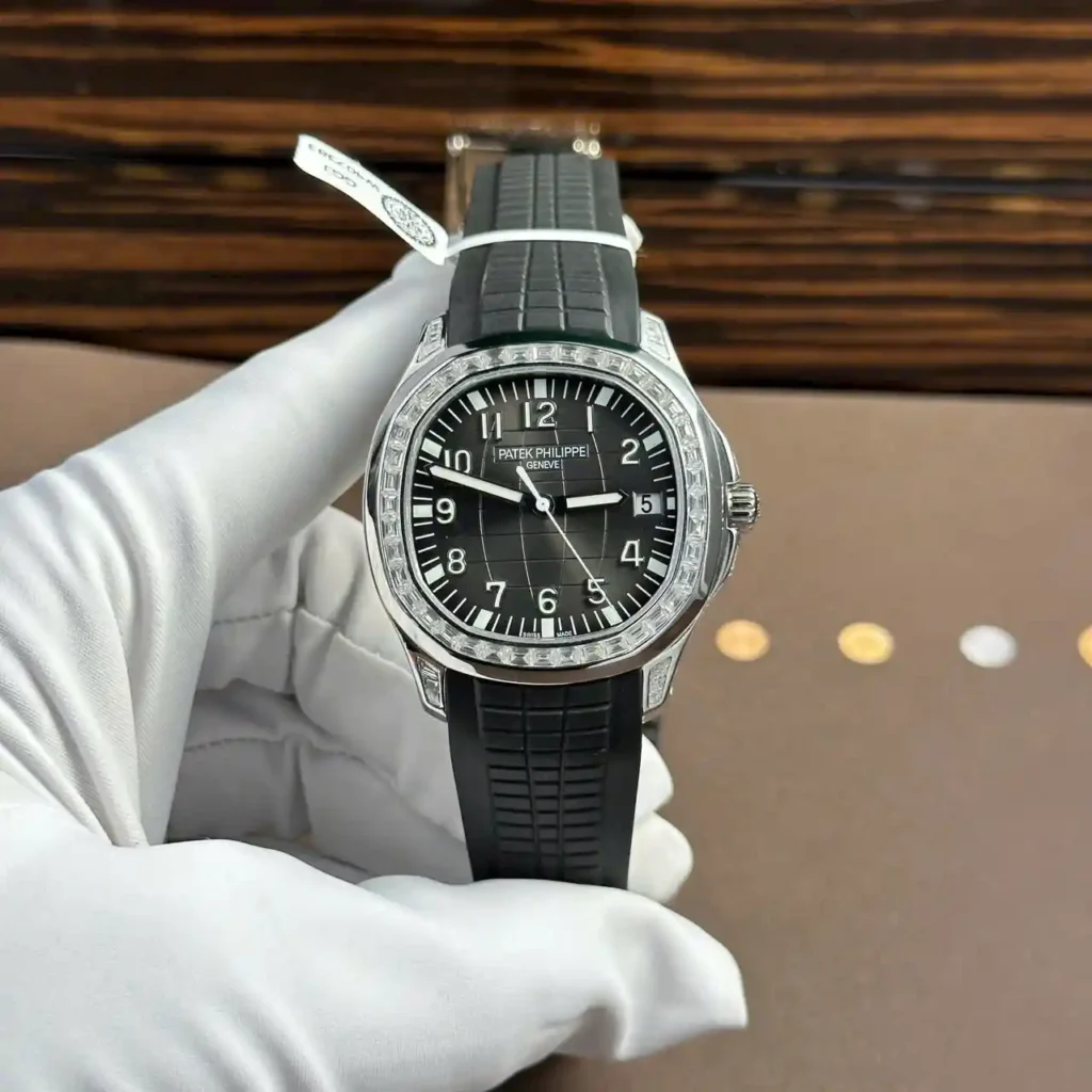 Super Clone Patek Philippe Aquanaut Diamonds 5167/300G-010 40mm – — dial close-up