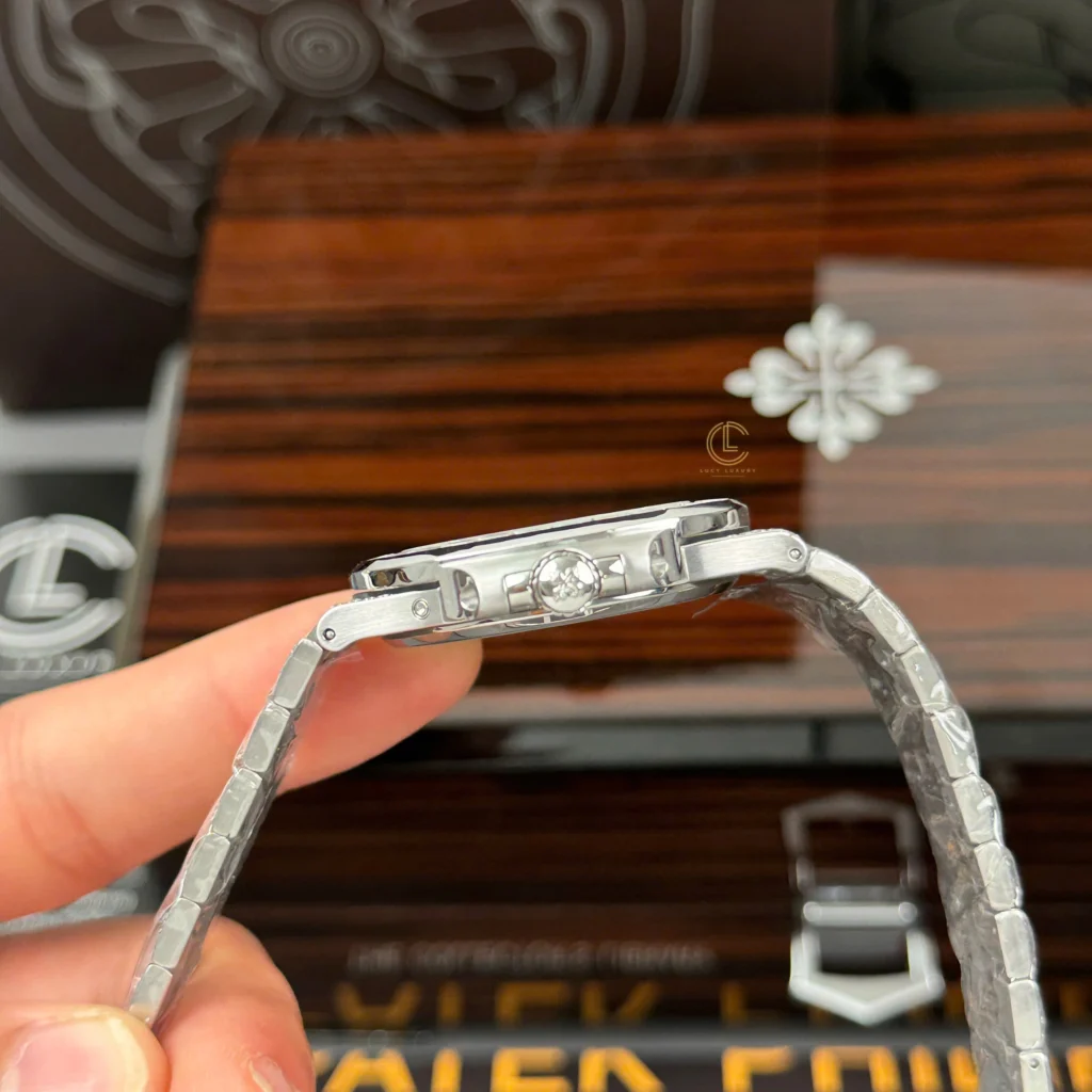 Super Clone Patek Philippe Nautilus 5712/1A 40mm Custom Full Moissanite Baguette HongKong – Customize Diamod – Swiss SuperClone