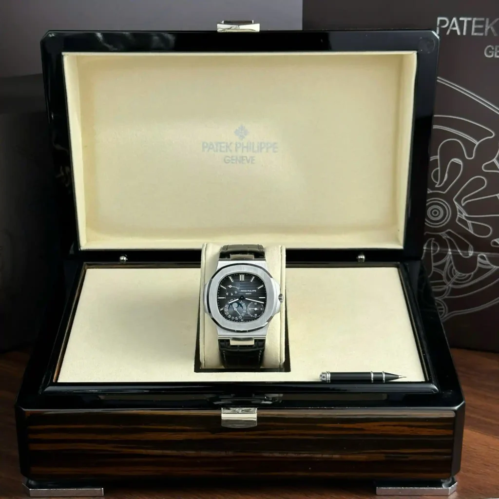 Super Clone Patek Philippe Nautilus 5712/1A – 001 Blue Dial V3 – Swiss SuperClone