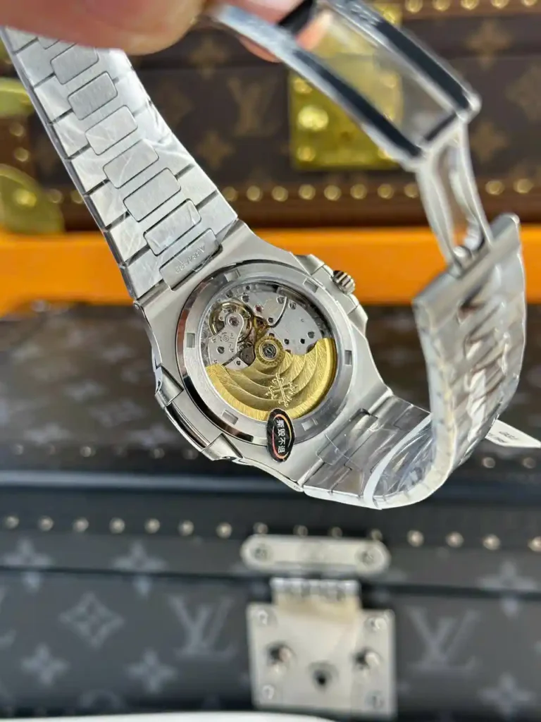 Super Clone Patek Philippe Patek Nautilus 5713G Green Dial 40mm Moissanite – Handcrafted Diamod
