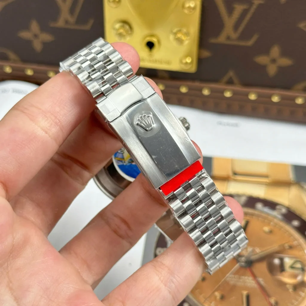 Super Clone Rolex Datejust Bright Blue Diamond Dial 126334-0016 41 mm – Swiss SuperClone