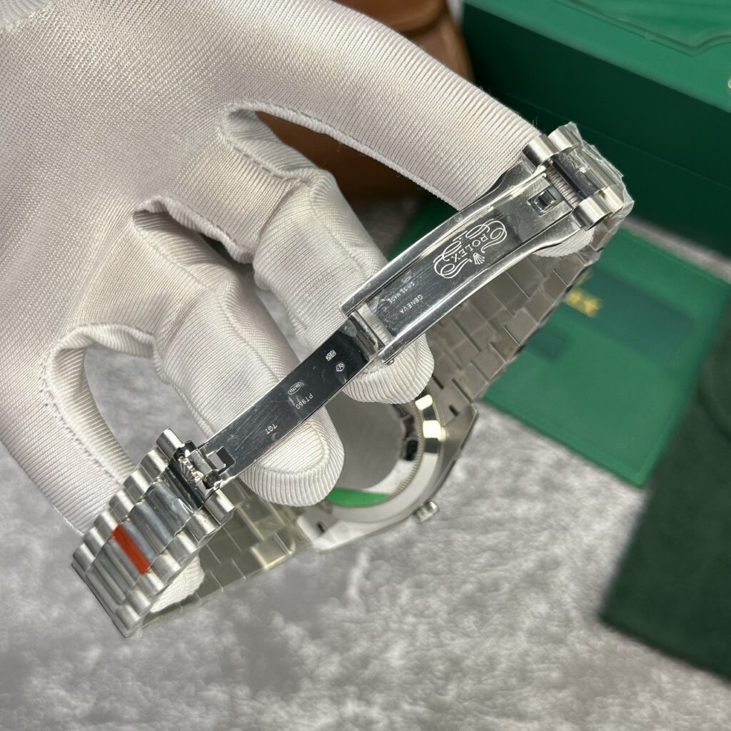 Super Clone Rolex Day-Date Ice Blue Diamond Dial 228236-0006 40 mm – Swiss SuperClone