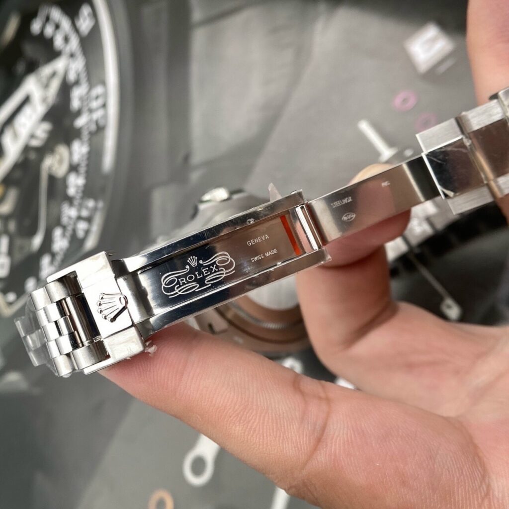 Super Clone Rolex GMT-Master II 126710BLRO “Pepsi” Jubilee — bracelet detail