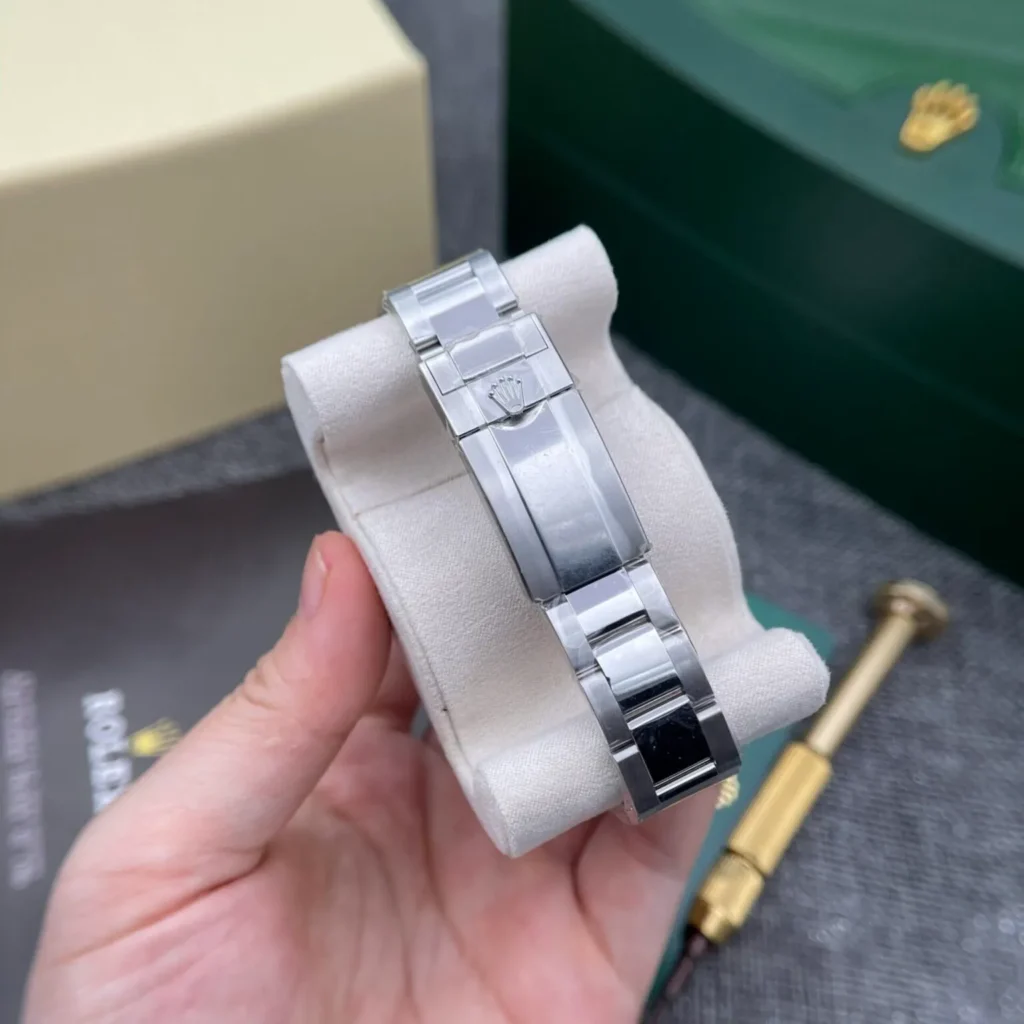 Super Clone Rolex GMT-Master II Black Dial 116710BLNR “Batman” – Swiss SuperClone