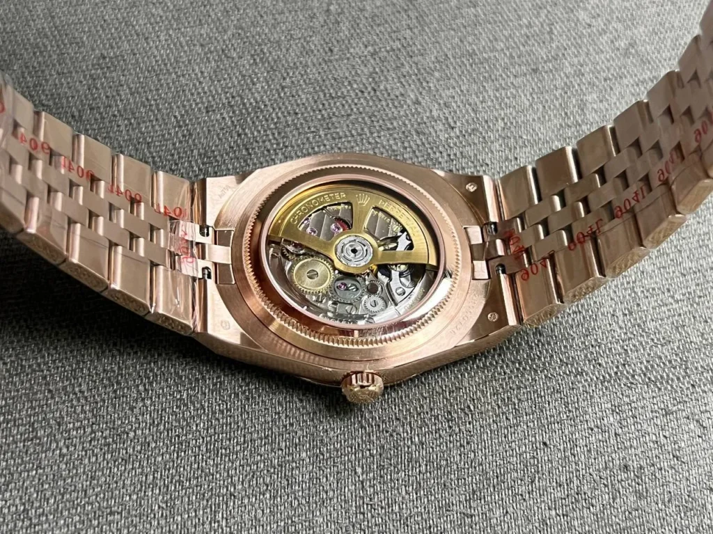 Super Clone Rolex Land-Dweller 40 mm Everose gold (2025)