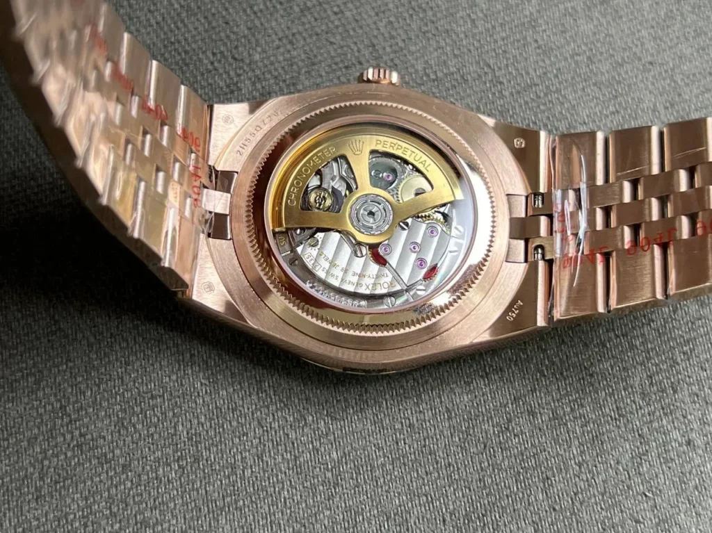 Super Clone Rolex Land-Dweller 40 mm Everose gold (2025)