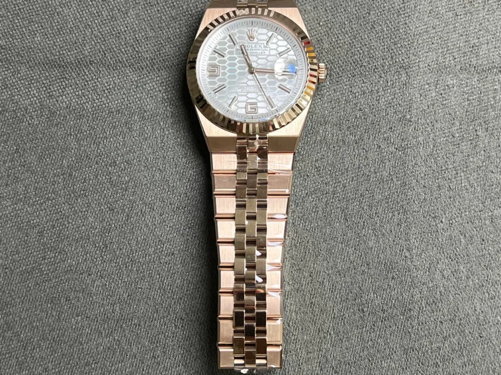Super Clone Rolex Land-Dweller 40 mm Everose gold (2025)