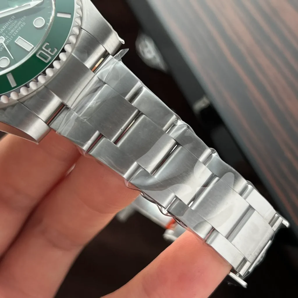 Super Clone Rolex Submariner Green Dial 116610LV “Hulk”