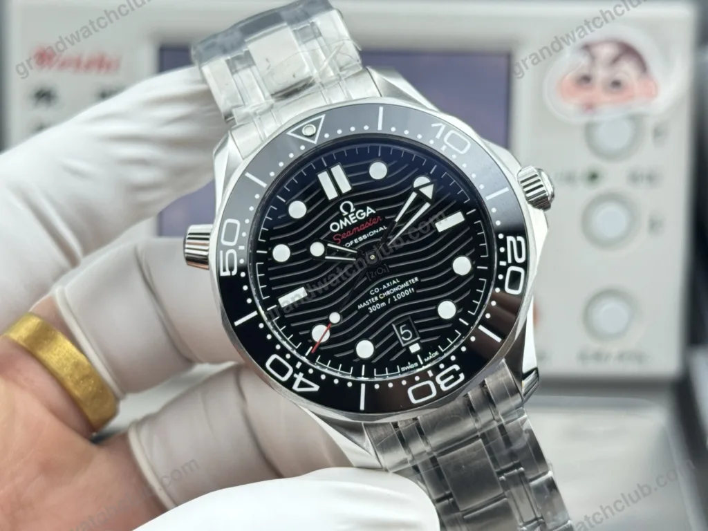 Super Clone Omega Seamaster Diver 300M Co‑Axial Master Chronometer 210.30.42.20.01.001 42mm Black Dial – Swiss SuperClone
