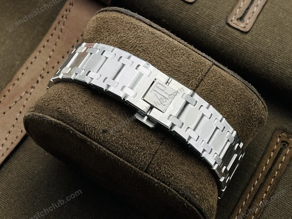 Super Clone Audemars Piguet Royal Oak Jumbo Extra-Thin 15202BC.OO.1240BC.01 39mm Yellow Dial – Swiss SuperClone