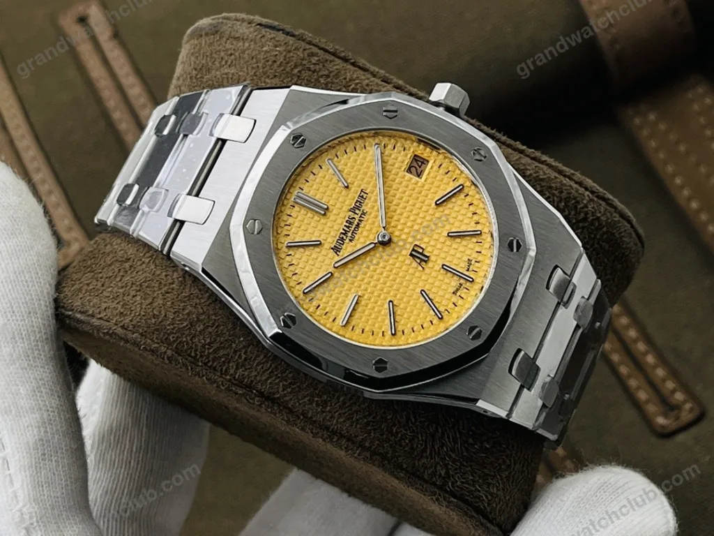 Super Clone Audemars Piguet Royal Oak Jumbo Extra-Thin 15202BC.OO.1240BC.01 39mm Yellow Dial – Swiss SuperClone