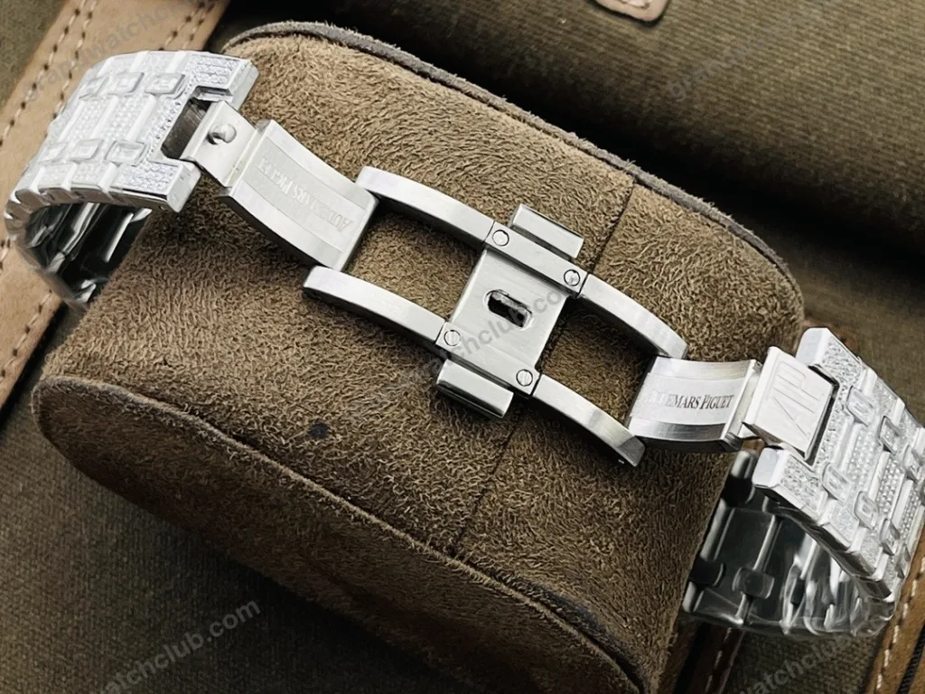 Super Clone Audemars Piguet Royal Oak 15400ST 41mm Full Moissanite Hongkong – Customize Diamod – Swiss SuperClone