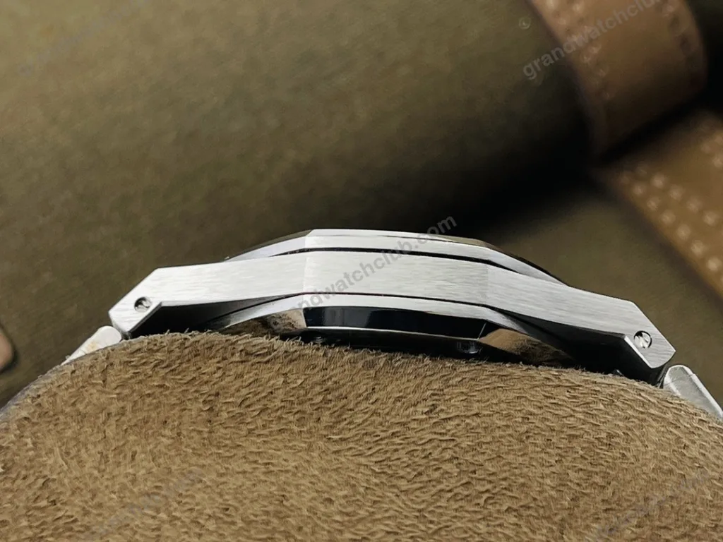 Super Clone Audemars Piguet Royal Oak 15400ST 41mm Full Moissanite Hongkong – Customize Diamod – Swiss SuperClone