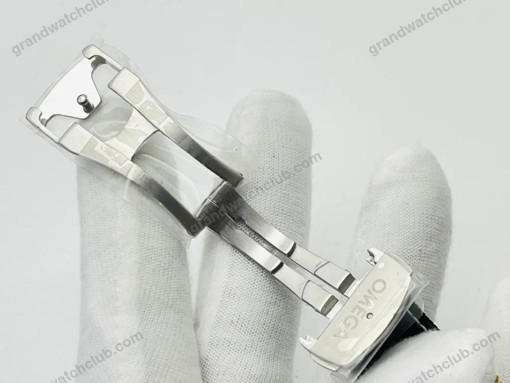 Super Clone Omega Speedmaster Apollo 13 Silver Snoopy 311.32.42.30.04.003 42mm – Swiss SuperClone