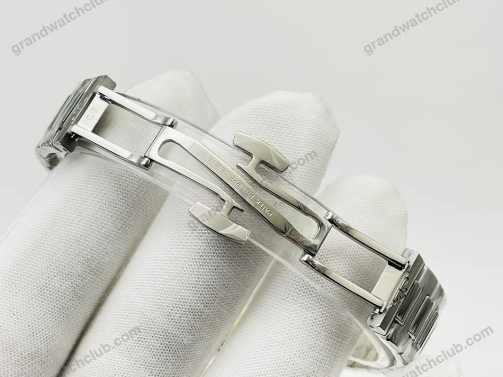 Super Clone Patek Philippe Nautilus 7118/1A-011 35.2mm Gray Dial Steel – Swiss SuperClone