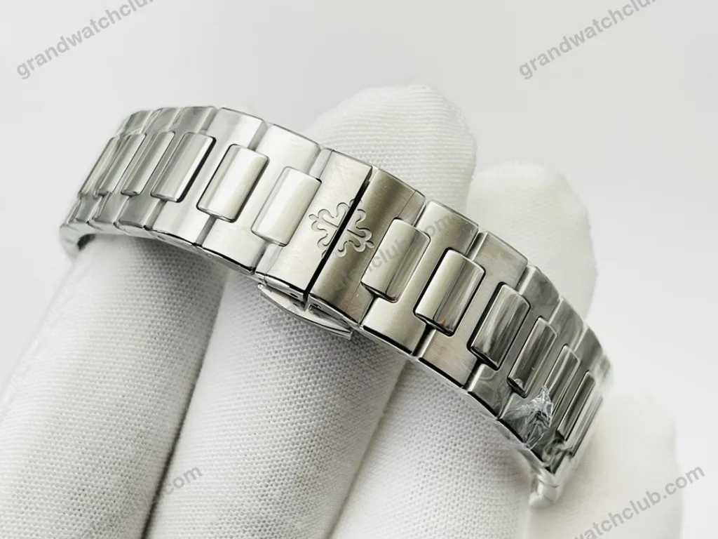 Super Clone Patek Philippe Nautilus 7118/1A-011 35.2mm Gray Dial Steel – Swiss SuperClone