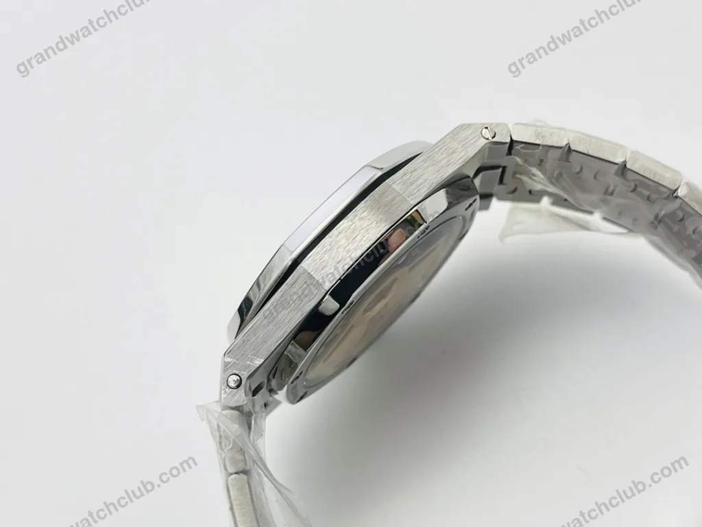 Super Clone Audemars Piguet Royal Oak 37mm 15450ST.OO White Dial Steel – Swiss SuperClone