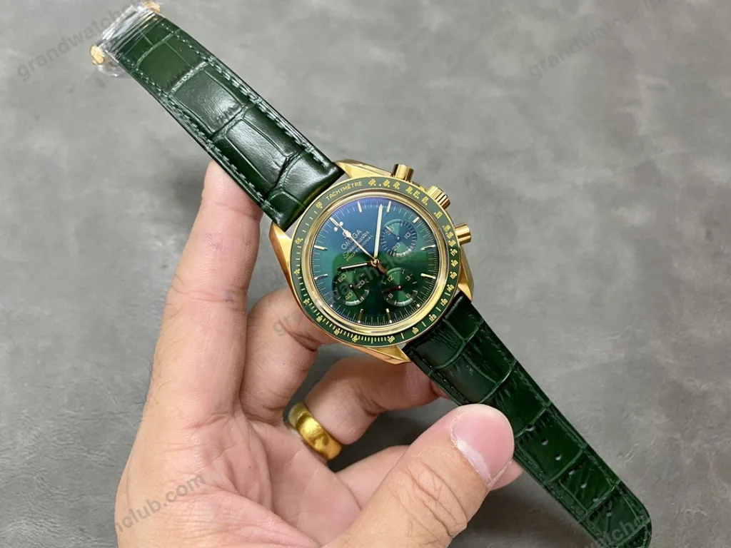 Super Clone Omega Speedmaster Moonwatch Professional 42mm 310.63.42.50.10.001 Green Dial Yellow Gold – Swiss SuperClone