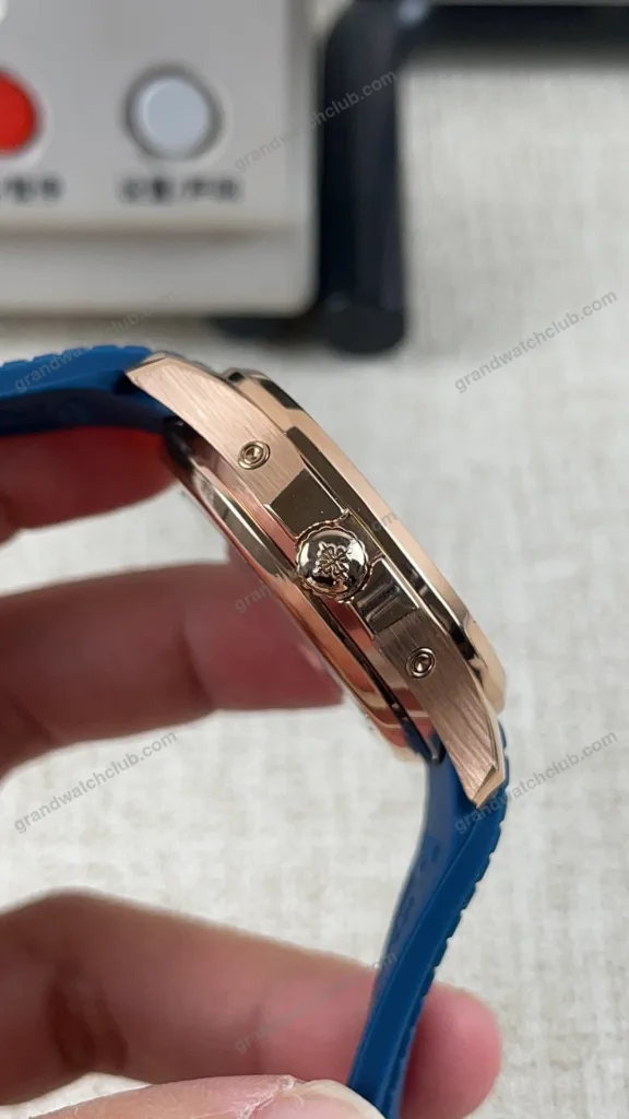 Super Clone Patek Philippe Aquanaut 5261R Moonphase Blue Rose 40mm – Swiss SuperClone