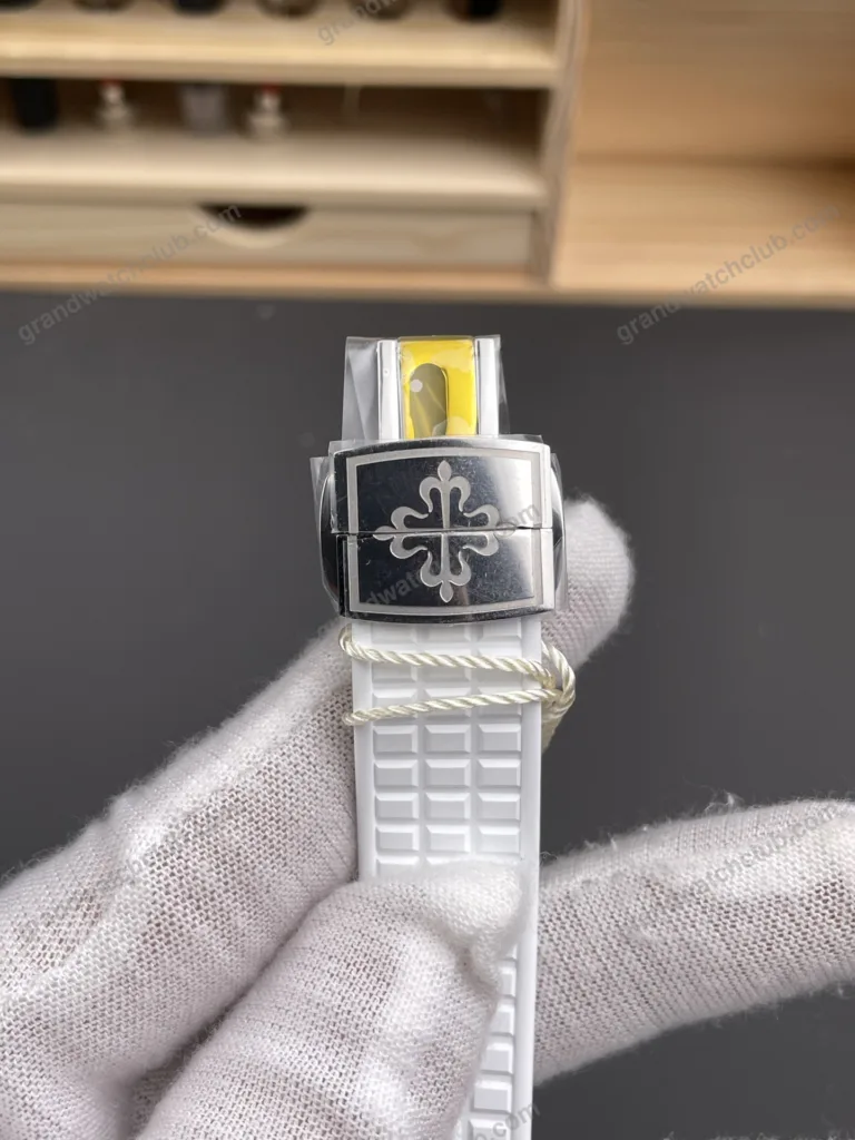Super Clone Patek Philippe Aquanaut 5067A-025 35.6mm White Dial Diamond Bezel Moissanite Steel – CustomizeVersion – Swiss SuperClone