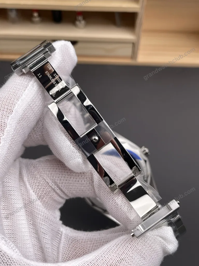Super Clone Omega Seamaster Aqua Terra Co‑Axial Master Chronometer Gmt Worldtimer 220.10.43.22.03.001 43mm Steel – Swiss SuperClone