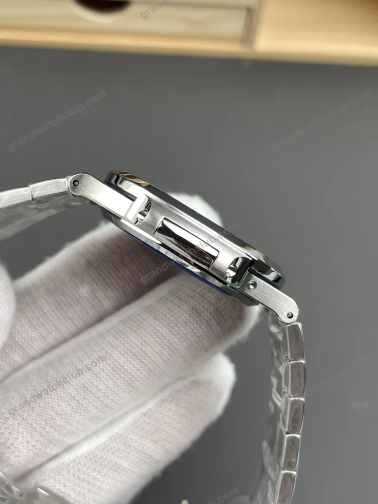 Super Clone Patek Philippe Nautilus 5712/1A-001 Blue Steels – Swiss SuperClone