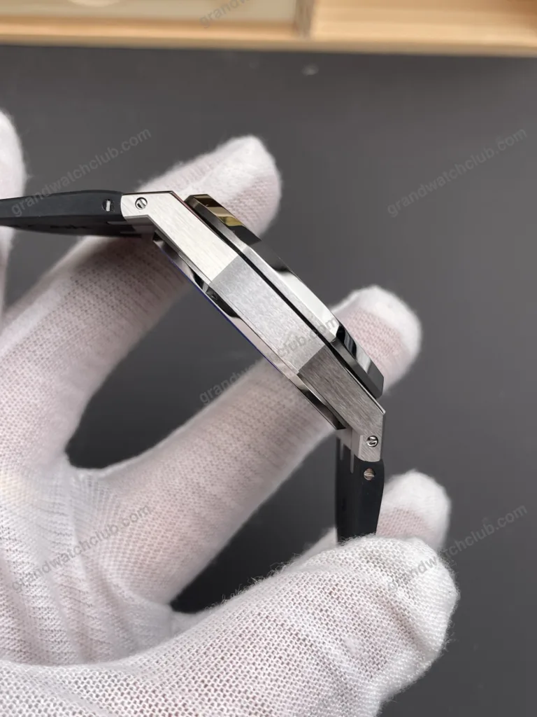 Super Clone Audemars Piguet Royal Oak 15500ST.OO.1220ST.03 41mm Black Rubber Strap – Swiss SuperClone