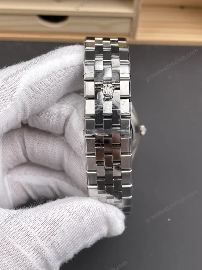 Super Clone Rolex Land-Dweller 40 mm Stainless Steel (2025) – Swiss SuperClone