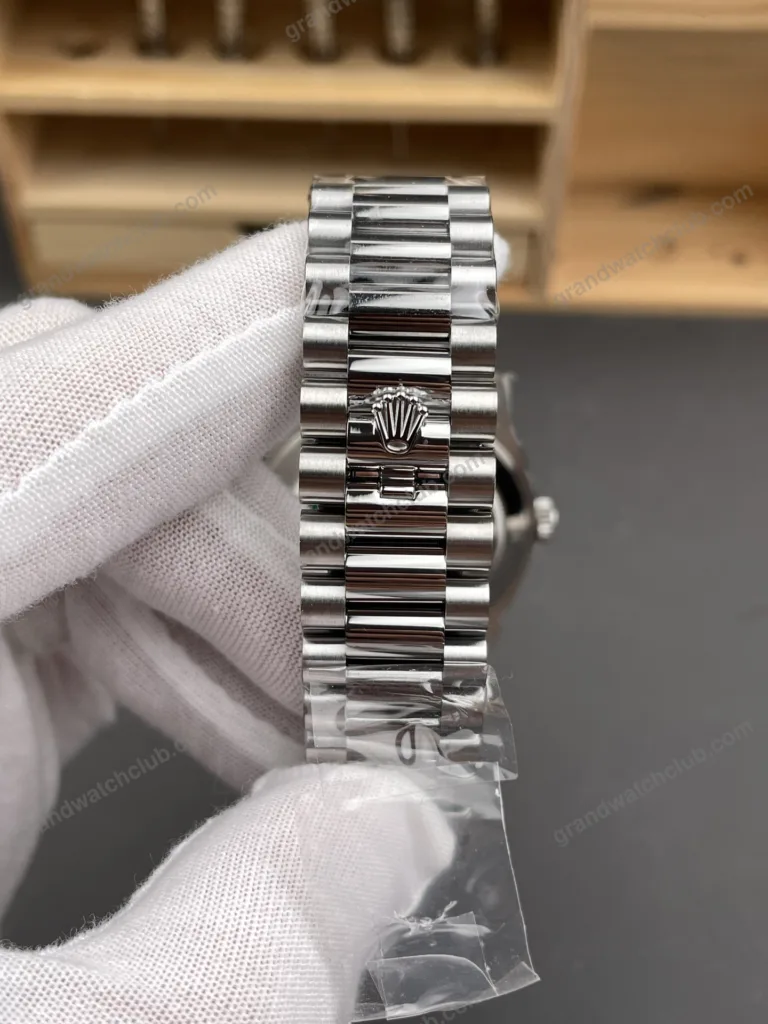 Super Clone Rolex Day-Date Ice Blue Dial 228236-0012 40 mm – Swiss SuperClone