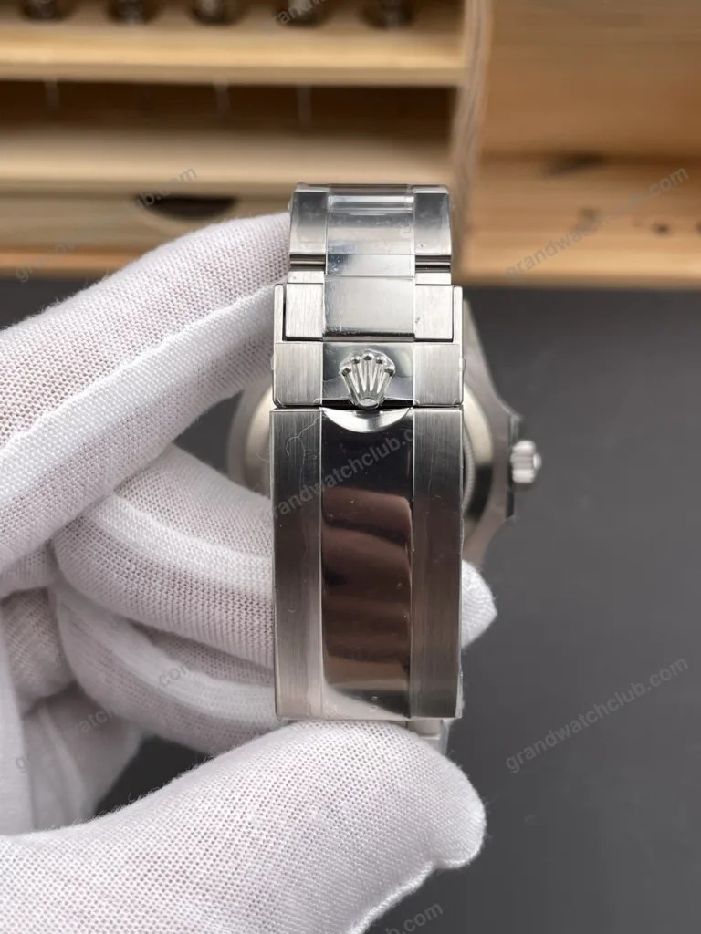 Super Clone Rolex Submariner “Cookie Monster” Black Dial 126619LB – Swiss SuperClone