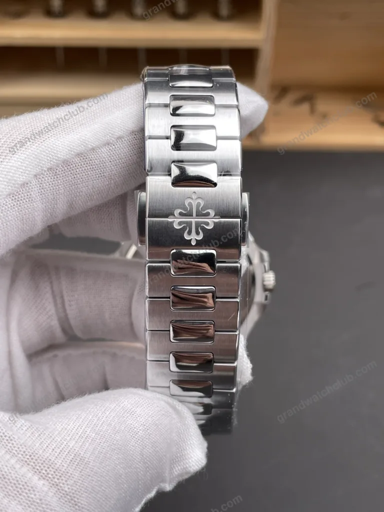 Super Clone Patek Philippe Nautilus 5811/1G-001 41mm “MODIFY” Blue Dial Steel – Swiss SuperClone