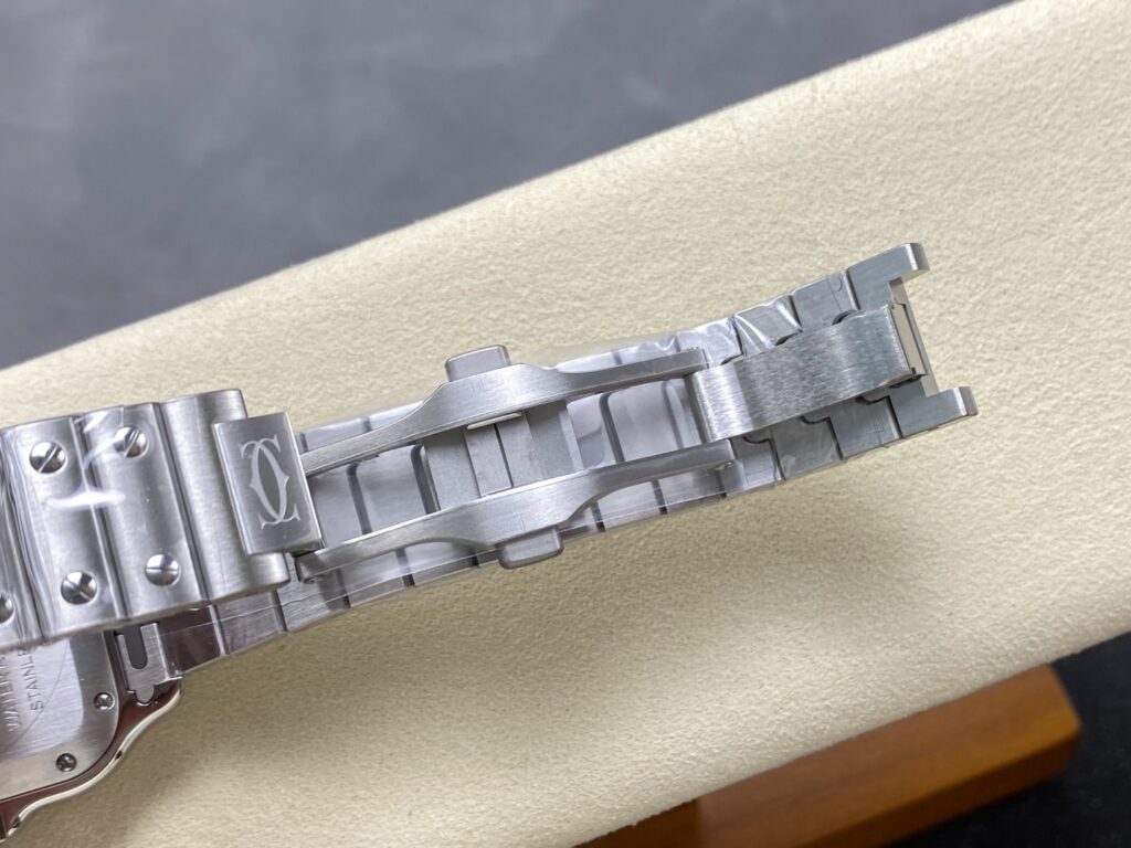 Super Clone Cartier Santos De Cartier Medium Blue WSSA0063 35.5mm – — clasp and links