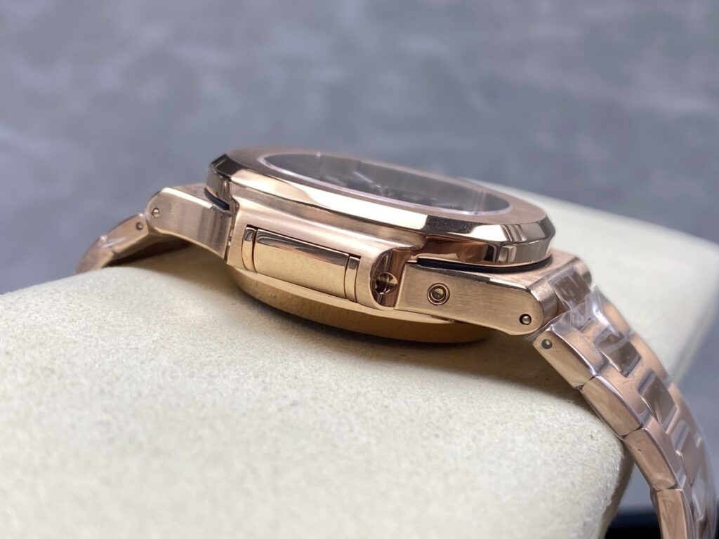 Super Clone Patek Philippe Nautilus Chronograph 5980/1R-001 40mm Black-Gray Dial Rose Gold — bracelet detail
